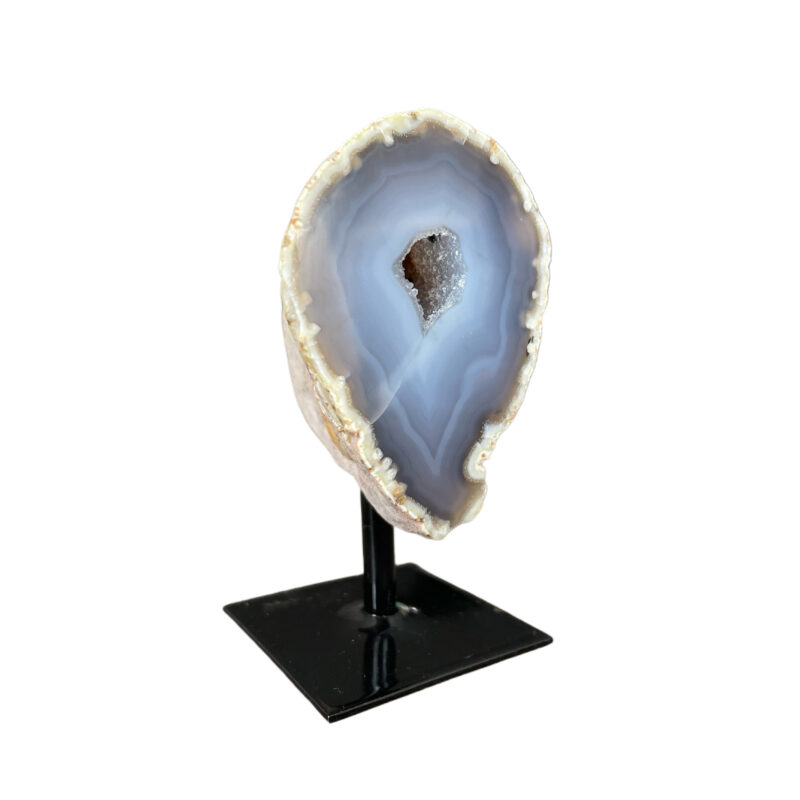 Blauwe Agaat op Standaard met Druzy – Kalme Energie & Natuurlijke Schoonheid