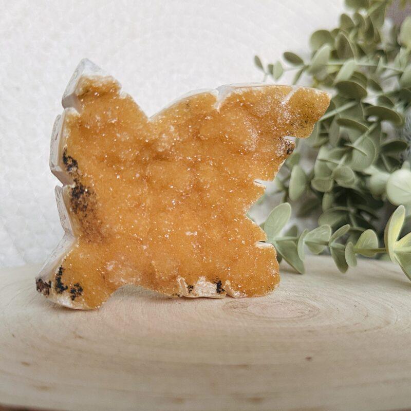 Amethist bladvorm op gouden standaard