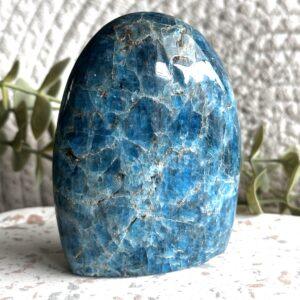 Sculptuur blauwe apatiet
