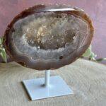 Agaat op standaard geode