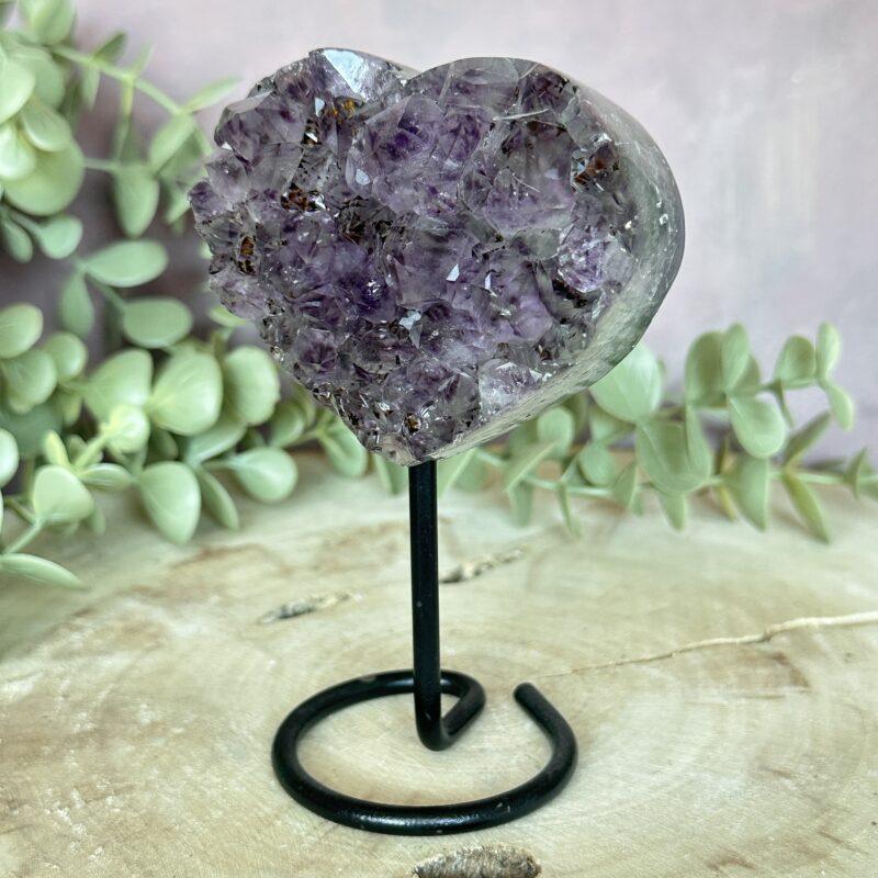 Amethist hart op standaard