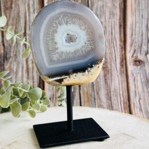 Agaat geode op standaard